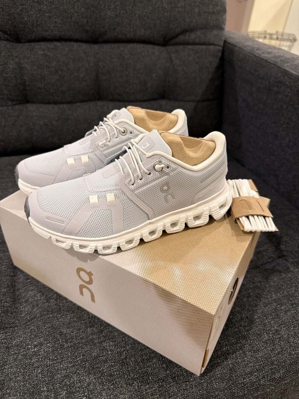 On Cloud 6 Women's Running Shoes Glacier White Size 5